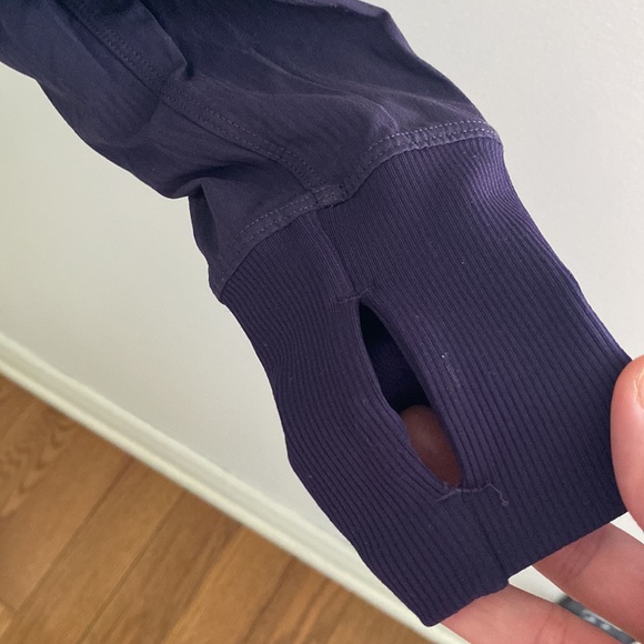 Lululemon Reversible Sweater - Picture 4 of 6